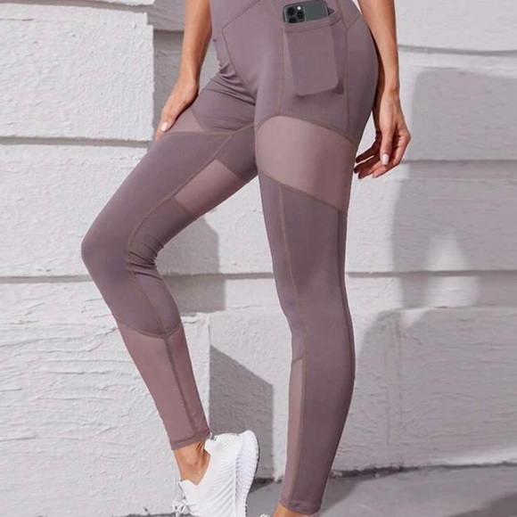 Contrast Mesh Sports Leggings With Phone Pocket